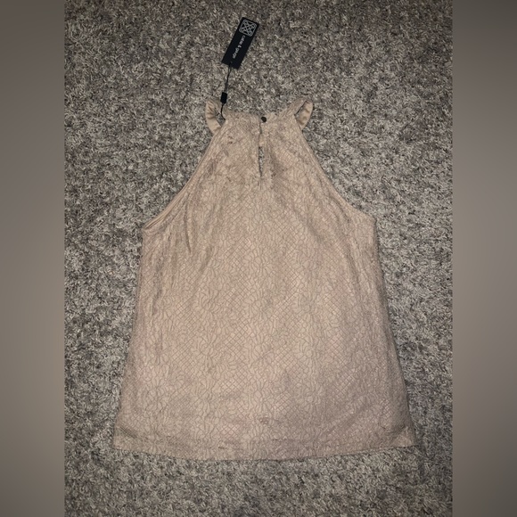 NWT Cable & Gauge Lace Halter Top. Size Small. - Picture 4 of 5